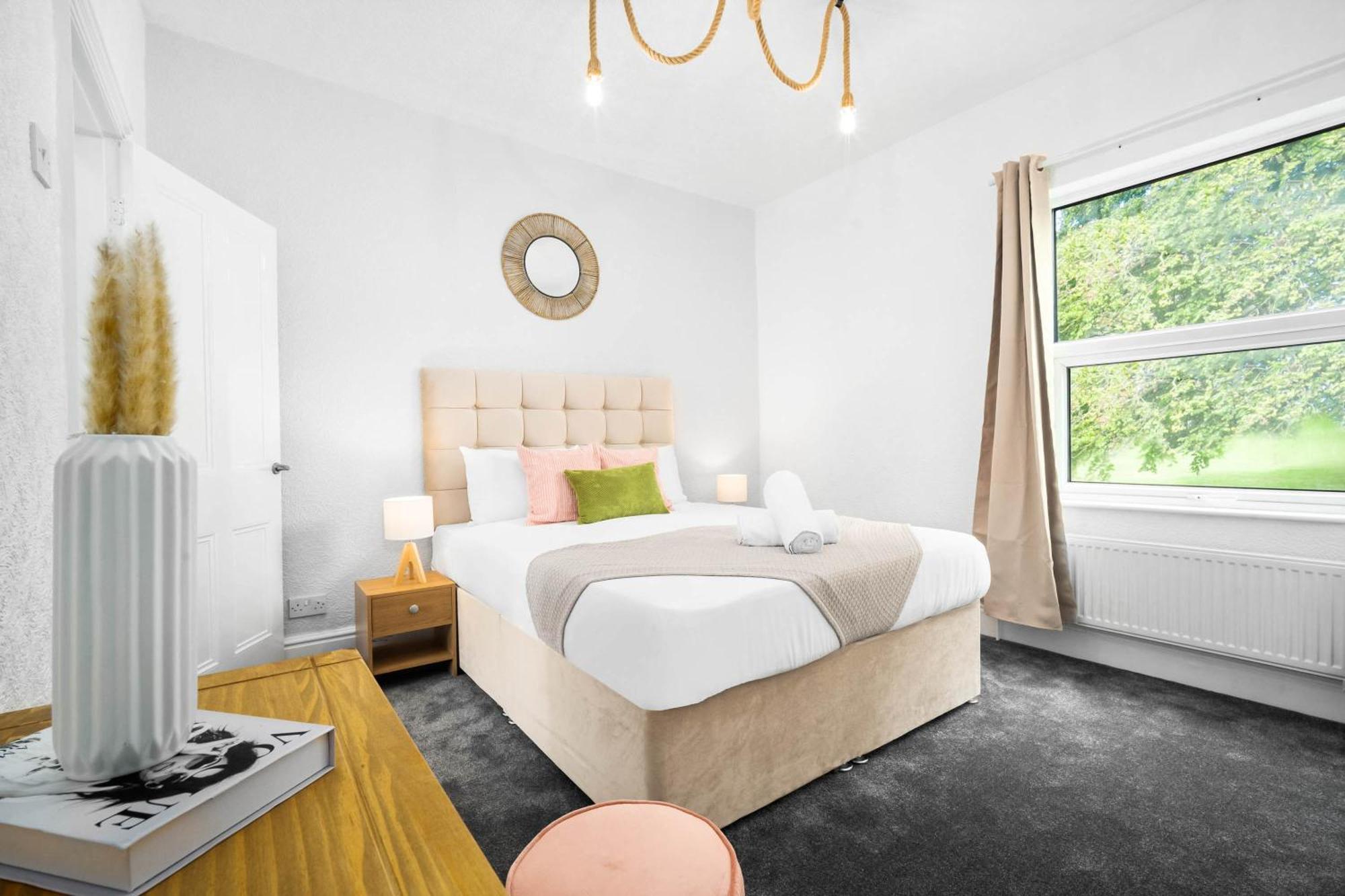 Stylish 3 Bedroom House - 6 Guests - Garden - Parking - Netflix - Wifi - 17M Birmingham Dış mekan fotoğraf
