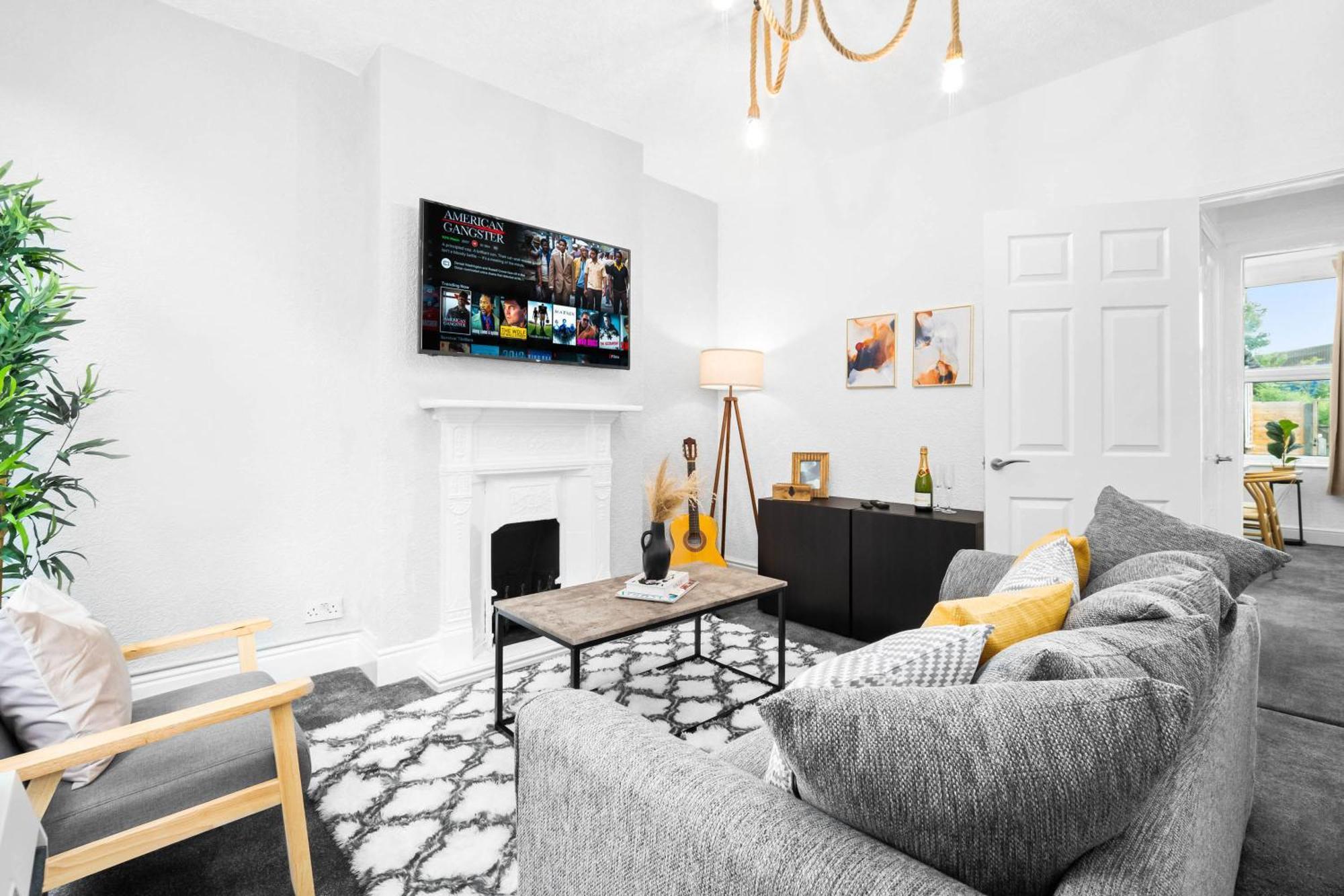 Stylish 3 Bedroom House - 6 Guests - Garden - Parking - Netflix - Wifi - 17M Birmingham Dış mekan fotoğraf